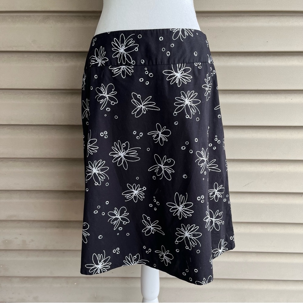 •Rafaella• Floral Print A-Line Black and White Skirt - Size 10